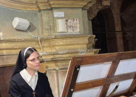 a4d6e551-1fdf-4d72-85fa-9de897f271d0