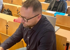 860b3ce8-ddf9-4ae2-9cb2-e8e61484824d