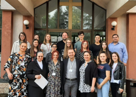 IMG-8d755750c981158be7c38c05342278c6-V