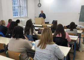 IMG-35daa9fcf657bb66b513c3edb0404647-V