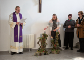 231218-Paljenje-adventske-svijece-3-5